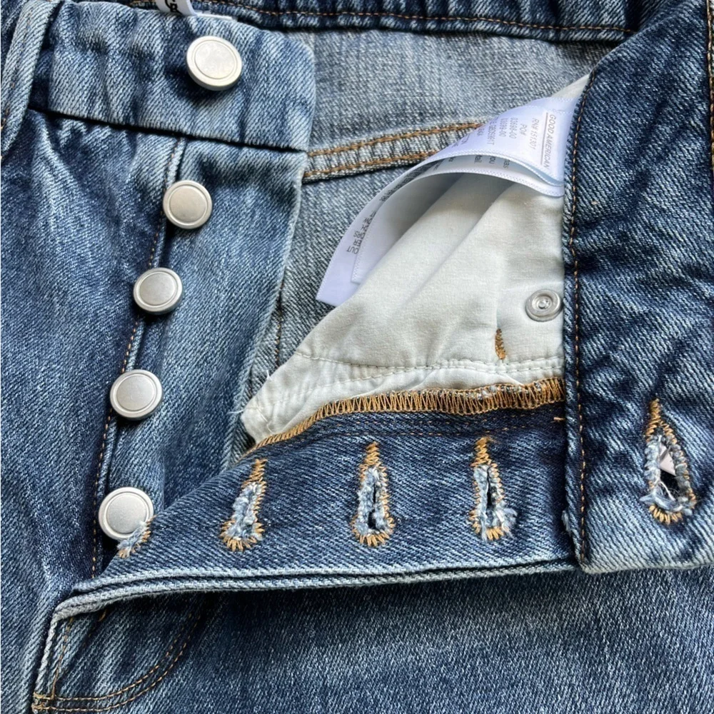 Good American Good Boy Double Slit Distressed Curvy Jeans 2/26